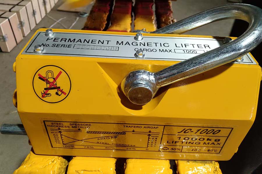 Permanent magnet lifter Permanent magnet lifter