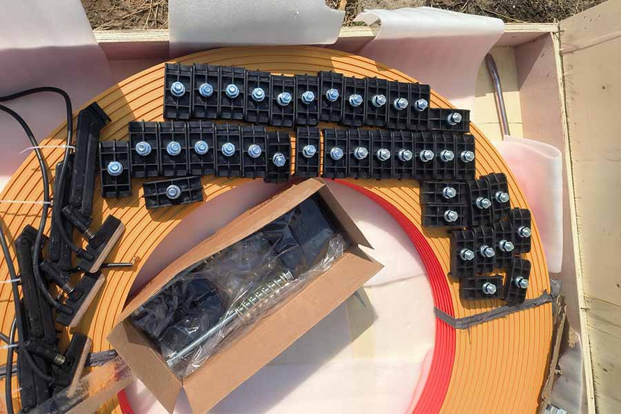 Seamless sliding cable busbar Seamless sliding cable busbar